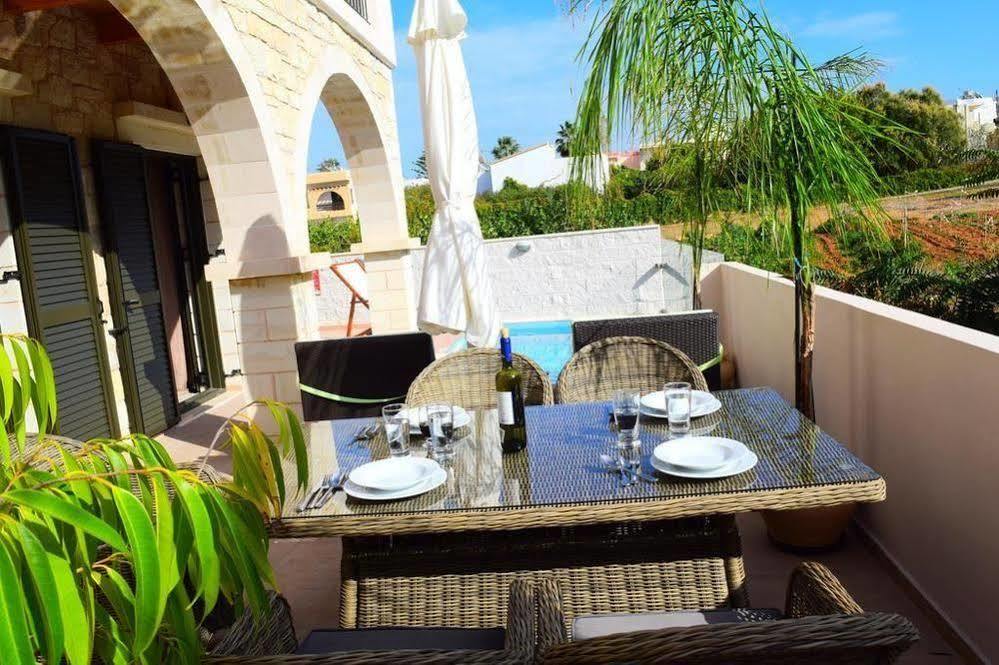 Villa Constancia Stalós 외부 사진